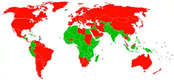Mapa que se muestra en color verde países con una huella ecológica igual o menor a 1,8 Ha/c y de color rojo mayor a 1,8 Ha/c en 2007.