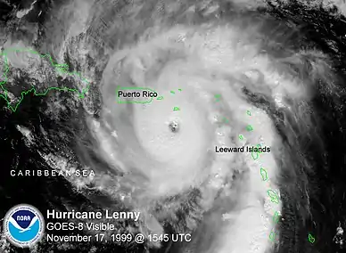 Foto de Huracán Lenny al sur de Saint Croix el 17 de noviembre