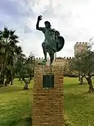 Estatua en honor a Ibn Marwan, fundador de Badajoz.