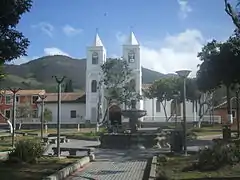 Iglesia y Pila Franciscana.