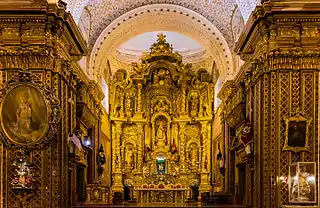 Interior de la Iglesia de La Merced de Quito, Ecuador.