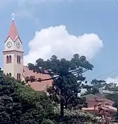 Iglesia luterana, con su típico reloj