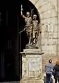 Situada junto al Arco del Puente, es uno de los símbolos característicos de Lleida.