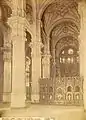 Interior de la catedral de Granada antes de que se suprimiera el coro. Fotografía de J. Laurent, ca. 1881.