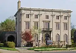 Casa James Burgess Book Jr. (1911), diseñada por Louis Kamper.