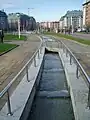 Canal de agua en los Jardines de Gernika.