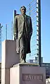 Monumento a José Batlle y Ordóñez, sobre la plaza 1° de Mayo.