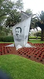 Monumento a José Martí situado en el parque que lleva su nombre. Santa Cristina, Oleiros (La Coruña, España).
