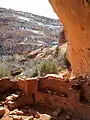 Kiva del Grande Gulch Archeological Distrito, de plano circular y semi-enterrado, utilizado por los Pueblos