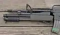 KAC Masterkey es un sistema que consta de una escopeta de acción de bombeo de calibre 12 Remington 870 montada en un rifle de asalto M16 o M4 en una configuración debajo del cañón. Esto elimina la necesidad de llevar una escopeta de ruptura separada.