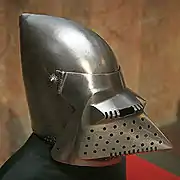 Casco de principios del siglo XV con visera