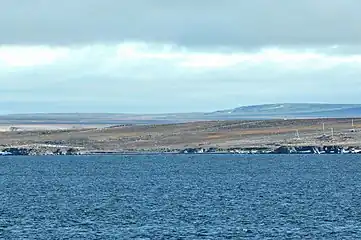 Cabo Chelyuskin, punto más septentrional de Rusia y del continente afroeuroasiático; 77°43'22N, 104°15'13E