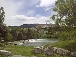 Cáseda y río Aragón desde el puente hacia Aibar