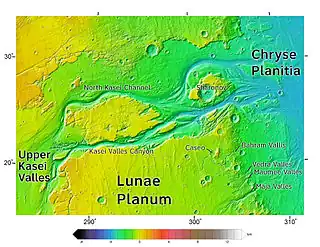 Área alrededor del norte de Kasei Valles, que muestra las relaciones entre Kasei Valles, Bahram Vallis, Vedra Valles, Maumee Valles y Maja Valles . La ubicación del mapa está en el cuadrángulo de Lunae Palus e incluye partes de Lunae Planum y Chryse Planitia .