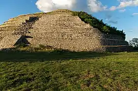 Pirámide de Kinich Kakmó, en Izamal