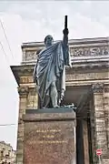 Orlovski, estatua de Mijaíl Kutúzov frente a la catedral de Kazán