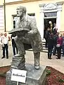 Estatua de Konrad Duden frente al Rutheneum de Schleiz