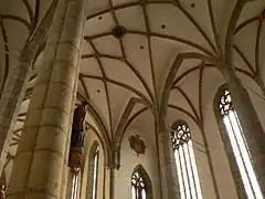 Interior de la iglesia de San Vito en Český Krumlov (después de 1407)