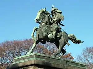 Estatua de Masashige Kusunoki en el Palacio imperial de Tokio, de Kōtarō Takamura (1897).
