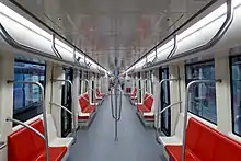 Interior de un tren AS-2014 en la estación Lo Valledor.