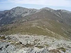 Montañas de La Mujer Muerta vistas desde la cima del Montón de Trigo.