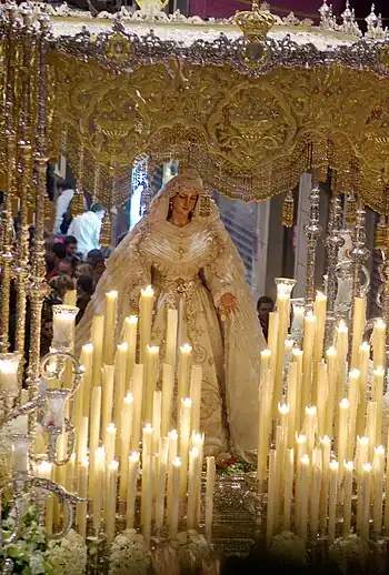 La Virgen del Rocío en su trono.