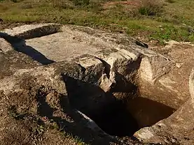 Uno de los lagares rupestres de Oimbra