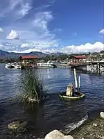 Muelle en el lago.