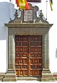 Puerta de la Casa Montañés, sede del Consejo Consultivo de Canarias.