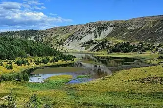 Laguna Larga de Neila, situada a una altitud de 1890 m.