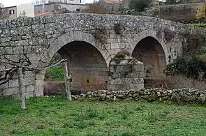 Puente de fábrica medieval