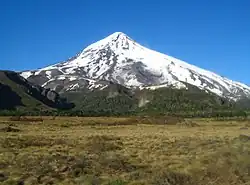 Volcán Lanín desde el paso Mamuil Malal.