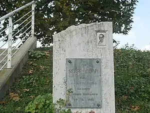 Lápida dedicada a Serse Coppi, delante del velódromo de Turín