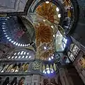 Hagia Sofia, Isidoro de Mileto y Antemio de Tralles, 532-537. La cúpula, derribada en el terremoto de 557, se replanteó por Isidoro el Joven (562) quedando con una altura interior de 55,6 m y un diámetro de entre 32,7 y 33,5 m.