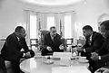 Encuentro del presidente de Estados Unidos Lyndon Johnson con Martin Luther King y otros líderes del movimiento por los derechos civiles, el 18 de enero de 1964 (entre una y otra fecha, el presidente John Kennedy había sido asesinado).