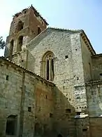 Torre y testero meridional del transepto de la iglesia