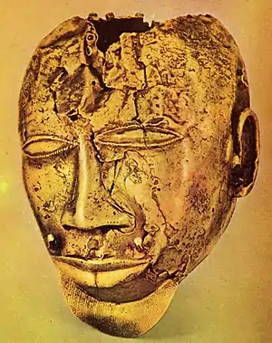 Máscara de oro - tesoro del rey Kofi Kolkalli.jpg