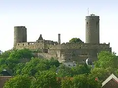 El castillo de Münzenberg con sus dos bergfriede.