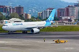 Air Transat en el Aeropuerto Internacional La Aurora