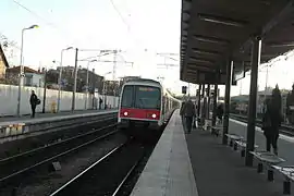 Tren entrando a la estación.