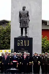 Monumento en la Escuela Naval del Perú.