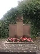 Monumento en Gemünd a los caídos alemanes durante las guerras mundiales.