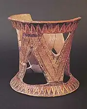Soporte de arcilla del siglo XIV a. C.