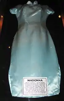 Vestido que Madonna utilizó en la película Body of Evidence exhibido en el Hard Rock Cafe de Oslo