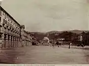 La plaza en una foto de finales del siglo XIX. Al fondo la Chiesa della Gran Madre di Dio