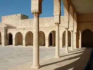 Patio de la Gran Mezquita de Mahdía (acabada en 916)