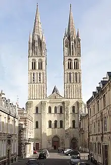 Saint Étienne, fachada