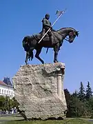 Estatua ecuestre de San Esteban de Hungría, de Lajos Győrfi y Kiss Jenő Ferenc (2000).