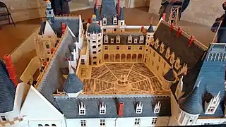 Una de las maquetas del château