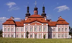 Iglesia de peregrinación de la Anunciación de la Virgen María y Provost Cisterciense en Mariánská Týnice (1707-1710)